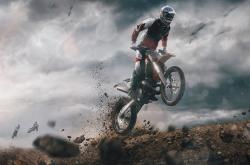 Scout焦点对战，Uzi与70激战掘金分钟，战术调整胜负难料！全场沸腾不已