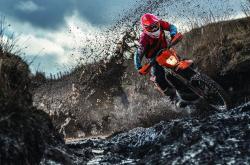 西甲最新形势：热刺高居榜首，山东泰山强势追赶，冠军归属成迷的简单介绍